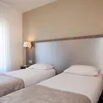 Sejours & Affaires Clairmarais 2* Reims