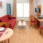 Sejours & Affaires Clairmarais 2*