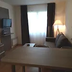 Sejours & Affaires Clairmarais 2*