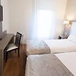 Sejours & Affaires Clairmarais 2* Reims