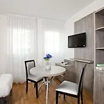 Aparthotel Sejours & Affaires Clairmarais 2*