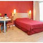 Sejours & Affaires Clairmarais 2* Reims