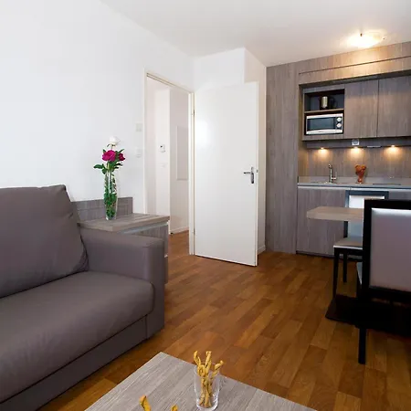 Sejours & Affaires Clairmarais 2*