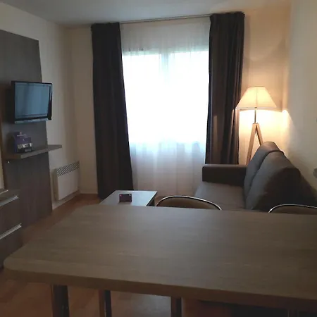 Sejours & Affaires Clairmarais 2*