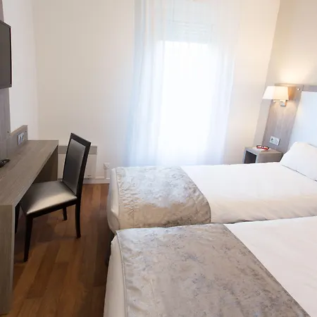 Sejours & Affaires Clairmarais 2* Ρενς