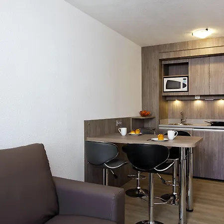 Aparthotel Sejours & Affaires Clairmarais 2*