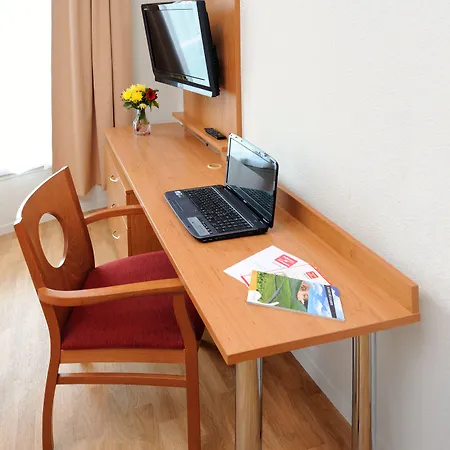 Sejours & Affaires Clairmarais Aparthotel