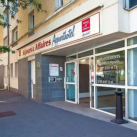 Sejours & Affaires Clairmarais 2* Reims