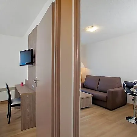 Sejours & Affaires Clairmarais Aparthotel