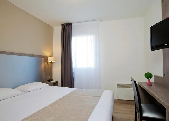 Sejours & Affaires Clairmarais 2* Reims