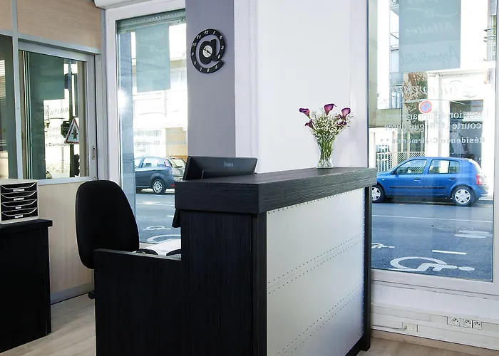 Sejours & Affaires Clairmarais 2*