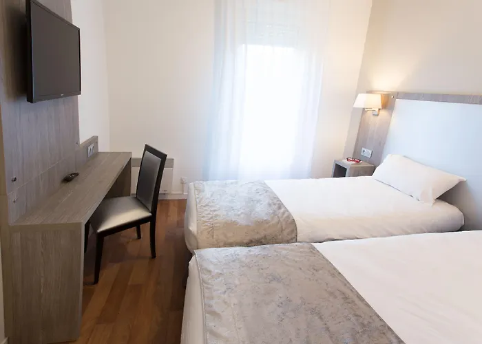 Sejours & Affaires Clairmarais 2* Reims