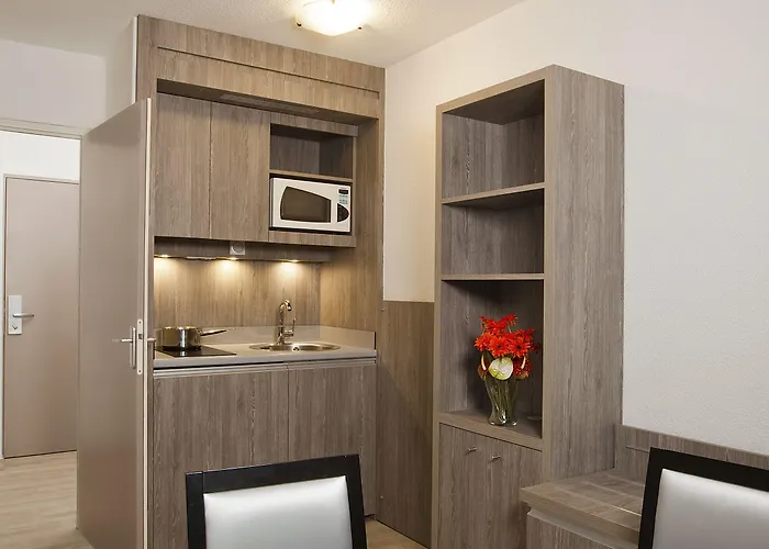 Aparthotel Sejours & Affaires Clairmarais Reims