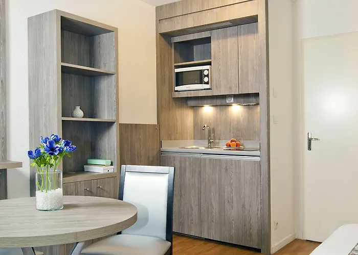 Sejours & Affaires Clairmarais Aparthotel