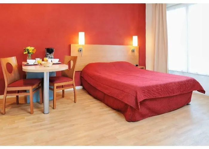 Sejours & Affaires Clairmarais 2* Reims